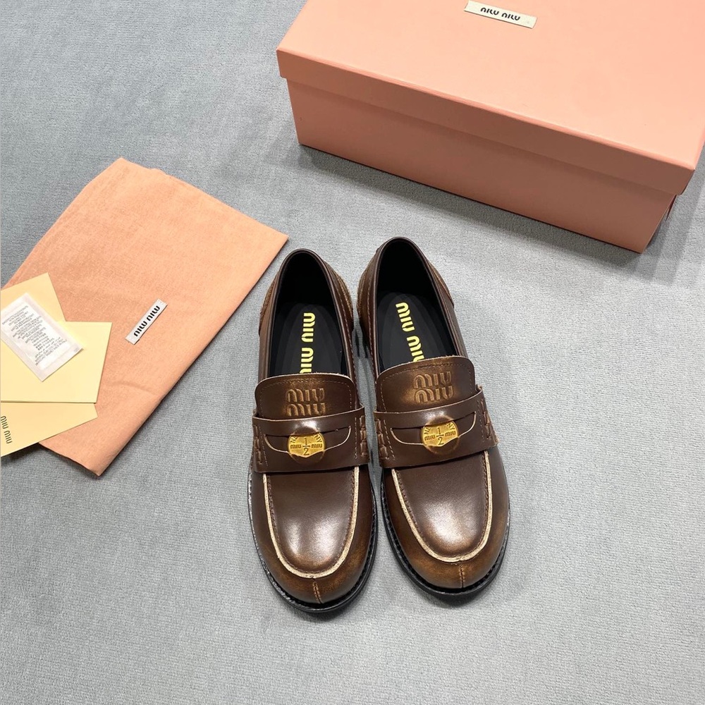 Miu Miu Vintage Leather Loafers🍑 - Picture 1 of 8